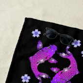 コイ魚オリエンタルブラックパープル陰陽フローラ ビーチタオル (インサイチュ)