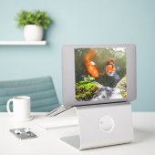 コイ魚 シール (デスク上のノートパソコン)