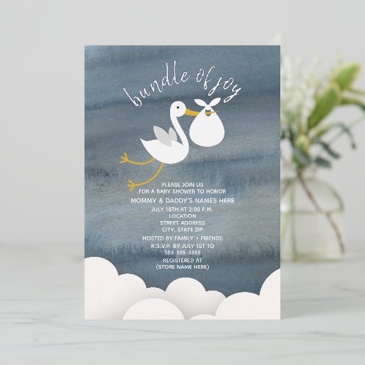 コウノトリの白い包みの喜びの星のベビーシャワー 箔招待状 (立ち正面)