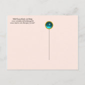 コウノトリ少年の赤ちゃんシャワー、ピンクの野生のバラモノグラム インビテーションポストカード (裏面)