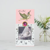 コウノトリ赤ちゃんシャワー渦巻きルビー白 案内状 (スタンド正面)