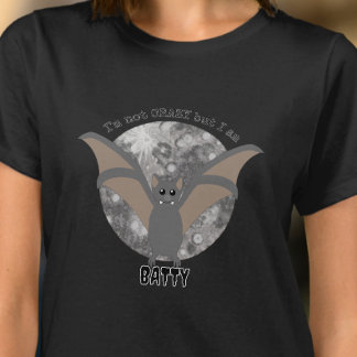 コウモリが好きでおかしいわけじゃない Tシャツ