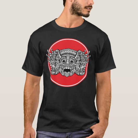 コウモリのようなバリ島の仮面の彫刻 Tシャツ (正面)