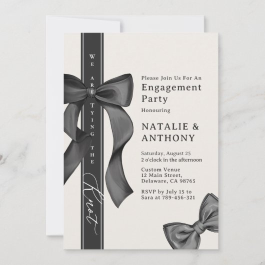 コケッティ ボウ タイ ウィ アー タイイング ザ ノット 婚約 招待状 (正面)
