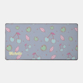 コケットさくらんぼとAppleのカスタマイズスローガンまたは名前 デスクマット (正面)