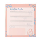 コケットテーマリボンのパーソナライズ ノートパッド (正面)