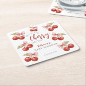 コケットピンクボウレッドさくらんぼオントップベビーシャワー スクエアペーパーコースター (アングル)
