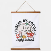 ココアと子犬の夢に満ちた – かわいい冬の犬 吊り下げ型タペストリー (正面)