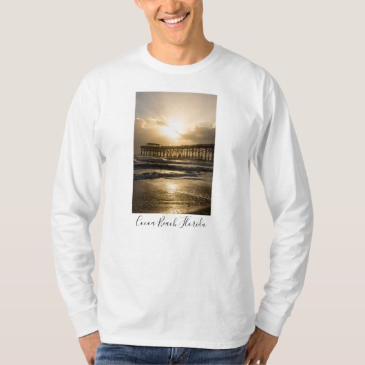 ココアTシャツの上の金色の光 Tシャツ (正面)