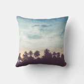 ココナッツツリーのシルエット、熱帯の夕日。 クッション (裏面)