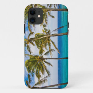 ココヤシ(Cocos nucifera)の木が揺れている iPhone 11 ケース
