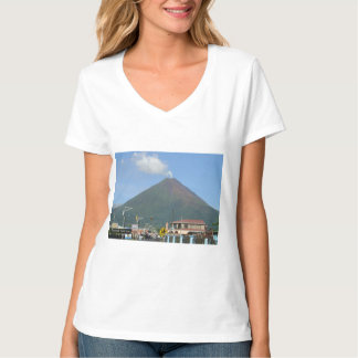 コスタリカのアレナル火山 VNECH CHOICE Tシャツ