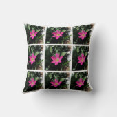 コスタリカピンクの花枕 クッション (裏面)