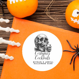 コスチュームとカクテル 黒いドクロのハロウィンパーティー ラウンドシール