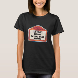 コスチューム前のカジュアル衣服 Tシャツ