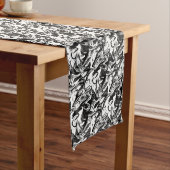「コスミックスワール:黒と白の大理石のエレガンス ショートテーブルランナー (インサイチュ)