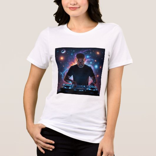 コズミックDJ: 宇宙の音楽をミックス トライブレンドTシャツ (正面)