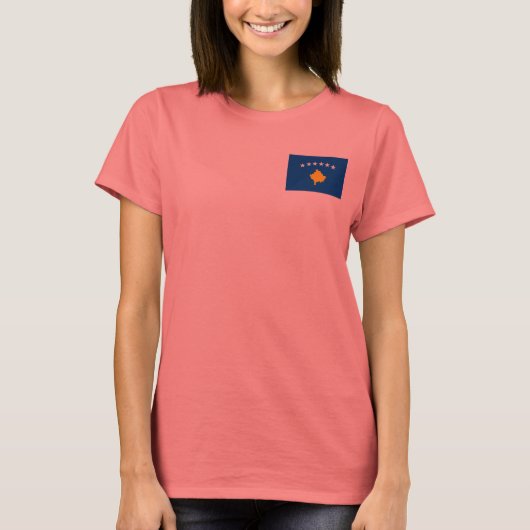 コソボの旗と地図のTシャツ Tシャツ (正面)