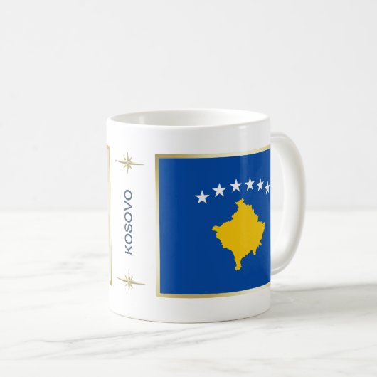 コソボの旗 + 地図のマグ コーヒーマグカップ (正面右)