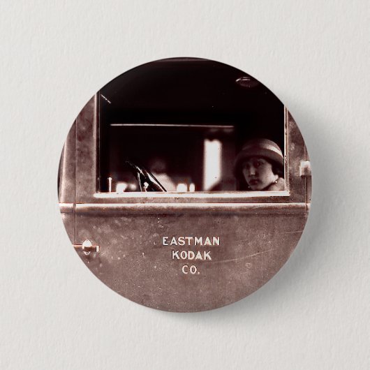 コダックの車ヴィンテージ、20年代のフラッパー 缶バッジ (正面)