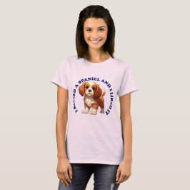 コッカースパニエルの子犬にキスをした Tシャツ