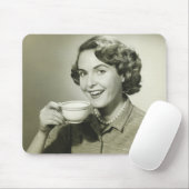 コップを握っている女性 マウスパッド (マウス)