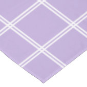 コテージのラベンダーおよび白い倍のストライプの格子縞 テーブルクロス (アングル)