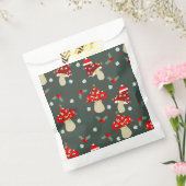 コテージコアのクリスマスマッシュルームデイジーホリー フェイバーバッグ (封をした状態)