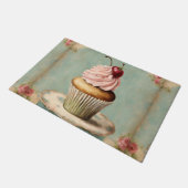 コテージコアフランスのヴィンテージカントリーピンクカップケーキ ドアマット (アングル)