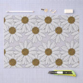 コテージコアホワイトデイジー淡い色のオンピンク背景 薄葉紙 (クラフト)