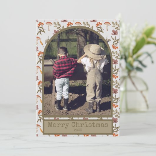 コテージコアマッシュルームボタニカル写真クリスマス シーズンカード (スタンド正面)