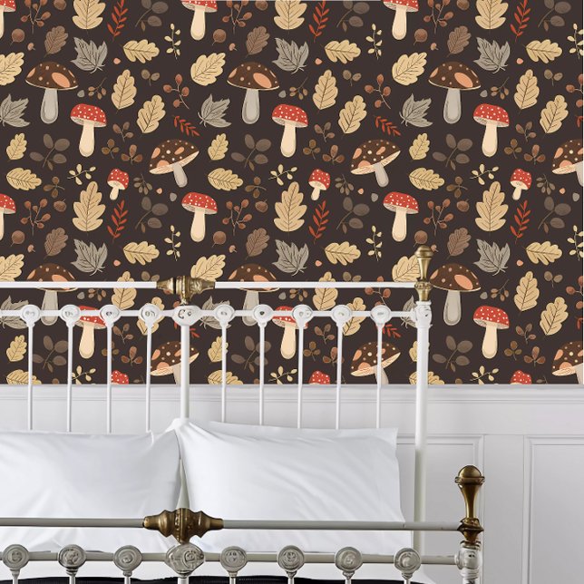 コテージコアレッドとブラウンマッシュルーム濃色 壁紙 (Cottagecore Red and Brown Mushrooms Dark Wallpaper behind a white metal framed bed.)
