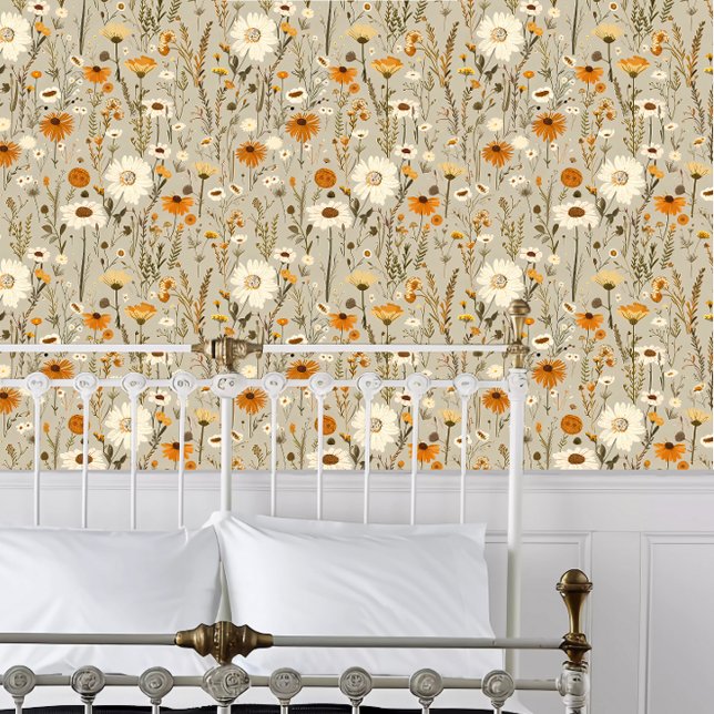 コテージコアレンジアンドホワイトワイルドフラワー 壁紙 (Cottagecore Orange and White Wildflowers Wallpaper behind a white metal bed frame. 
)
