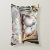 コテージコア ラブバード フラワー キルト シーン アクセントクッション (正面(垂直))