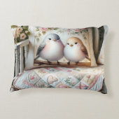 コテージコア ラブバード フラワー キルト シーン アクセントクッション (裏面)