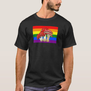 コテージコーレマッシュルームラブゲイプライドフラッグマイコロジー Tシャツ