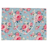 コテージピンクローゼオンブルーバックグラウンド ラージペーパーバッグ (裏面)