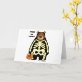 コディアックブラウンベアハロウィーントリックまたはトリート カード (黄色い花)