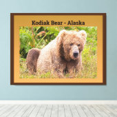 コディアックベア – アラスカ キャンバスプリント (インサイチュ (ウッドフロア))