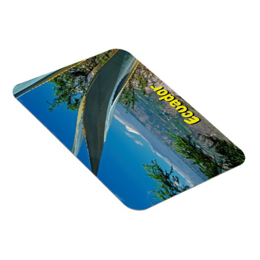 コトパシ火山、エクアドル マグネット (右側)