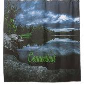 コネチカット美しい湖の木 シャワーカーテン (正面)