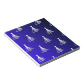 コバルトブルーのクリスマスツリーズシルバー ノートパッド (アングル)