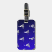 コバルトブルーのクリスマスツリーズシルバー ラゲッジタグ (正面縦)