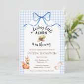 コバルトブルーのリスとどんぐりのギンガム模様のベイビーシャワー 招待状 (スタンド正面)