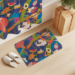 コバルトブルーを背景にした島の花と果物 バスマット