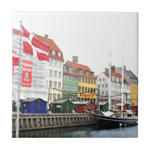 コペンハーゲン、DanmarkのNyhavn運河 タイル