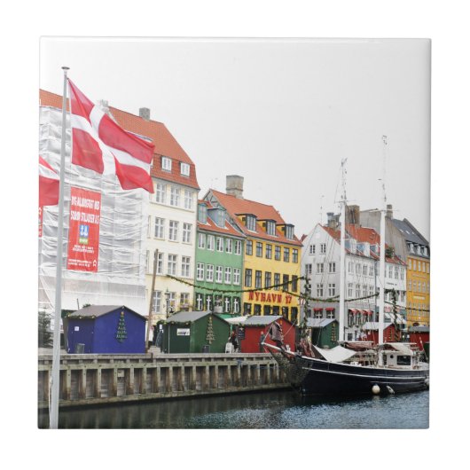 コペンハーゲン、DanmarkのNyhavn運河 タイル (正面)