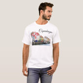 コペンハーゲン、DanmarkのNyhavn運河 Tシャツ (正面フル)