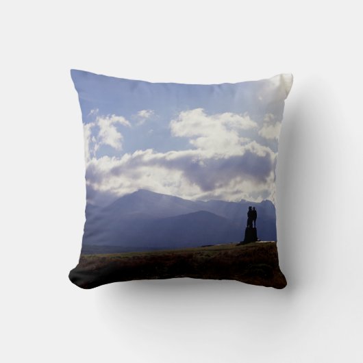 コマンドー記念碑スコットランド クッション (正面)