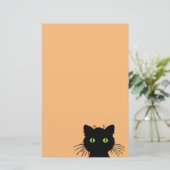 コミカルで好奇心に満ちた緑色の目をした黒猫 便箋 (スタンド正面)